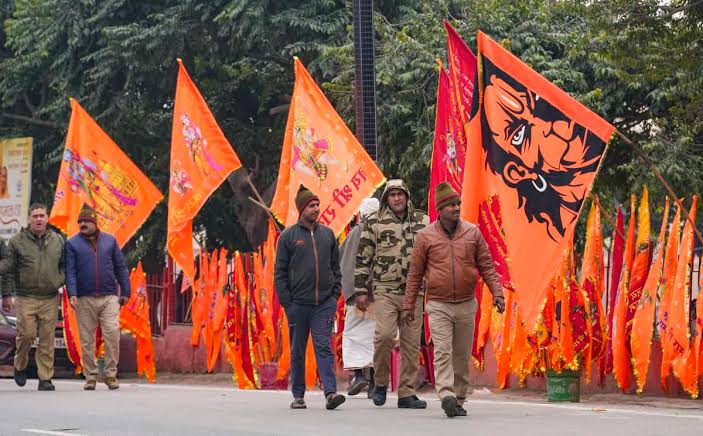 11 arrested for waving saffron flag in UP mosque